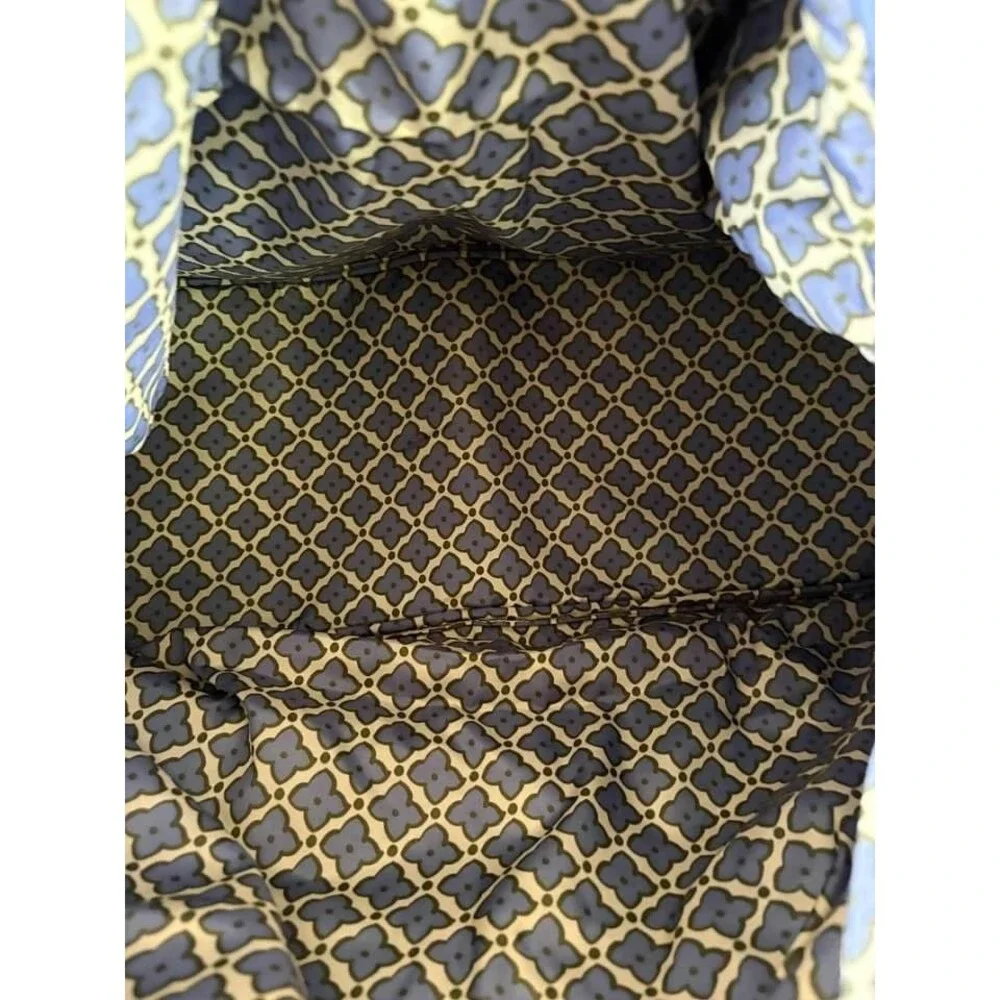 Vera Bradley Large Travel Duffel Bag Green- NWT - Picture 3 of 3